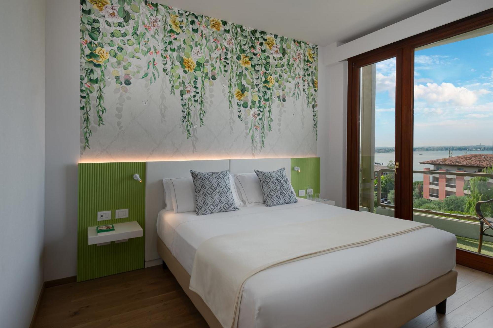 Hotel Olivi Spa & Natural Wellness Сірміоне Екстер'єр фото